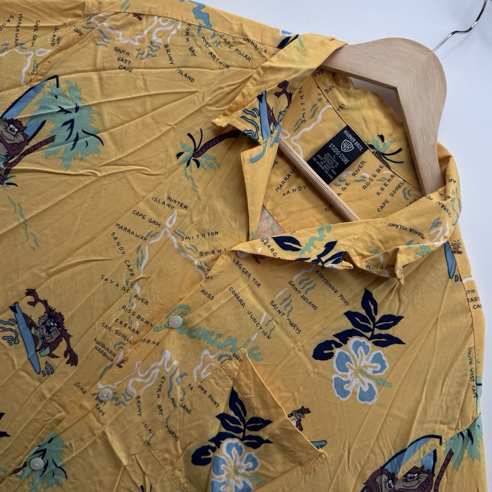 Vintage Warner Bros Studio Tazmanian Devil Men's S Hawaiian Shirt Yellow Surf